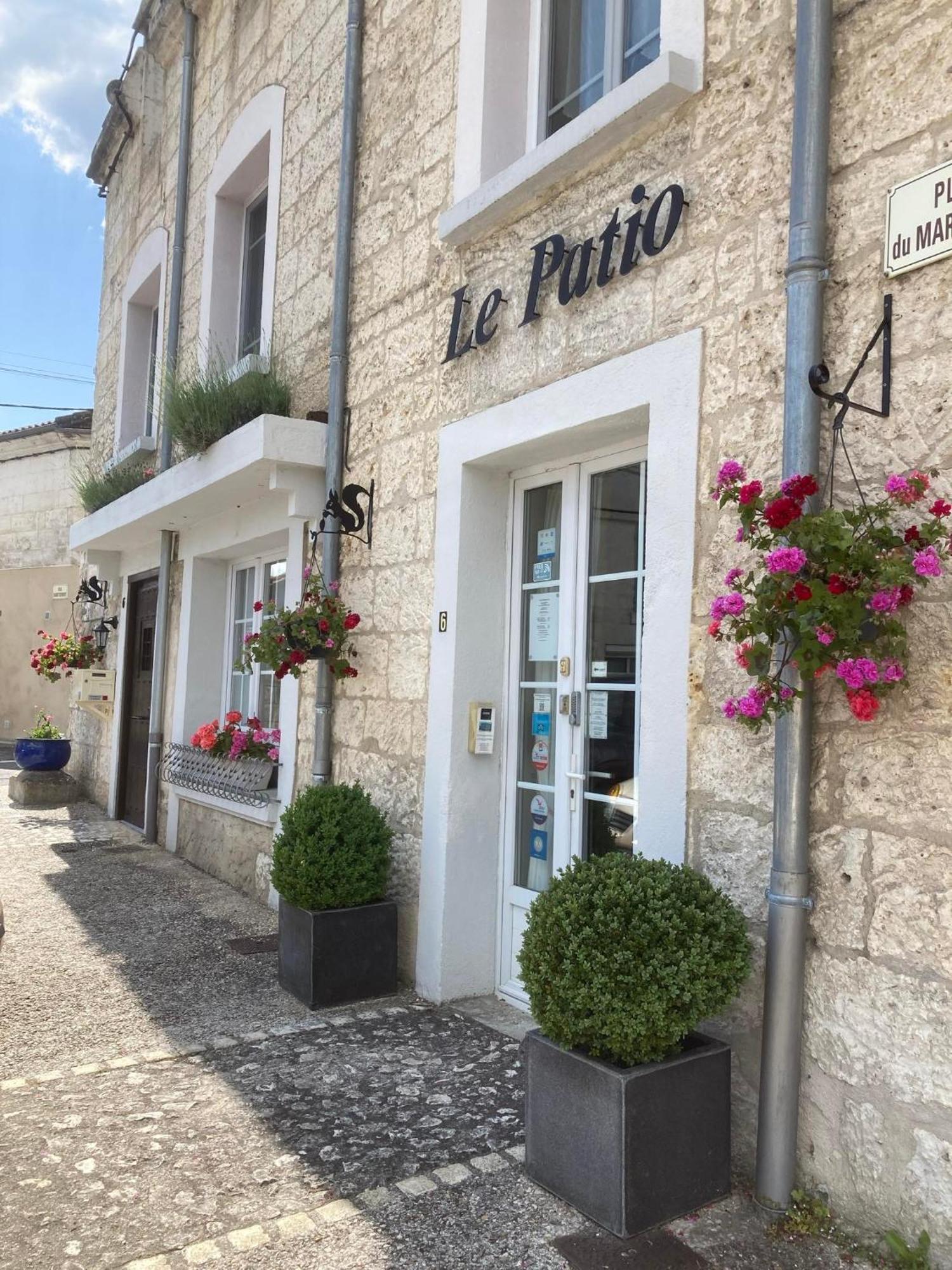 Le Patio Chambres Et Tables D'Hotes La Tour-Blanche Zewnętrze zdjęcie