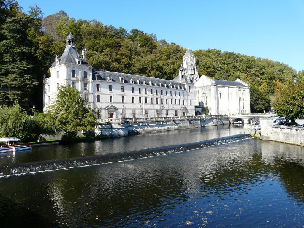 Le Patio Chambres Et Tables D'Hotes La Tour-Blanche Zewnętrze zdjęcie