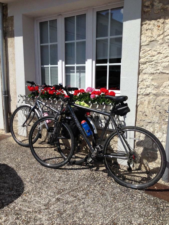 Le Patio Chambres Et Tables D'Hotes La Tour-Blanche Zewnętrze zdjęcie