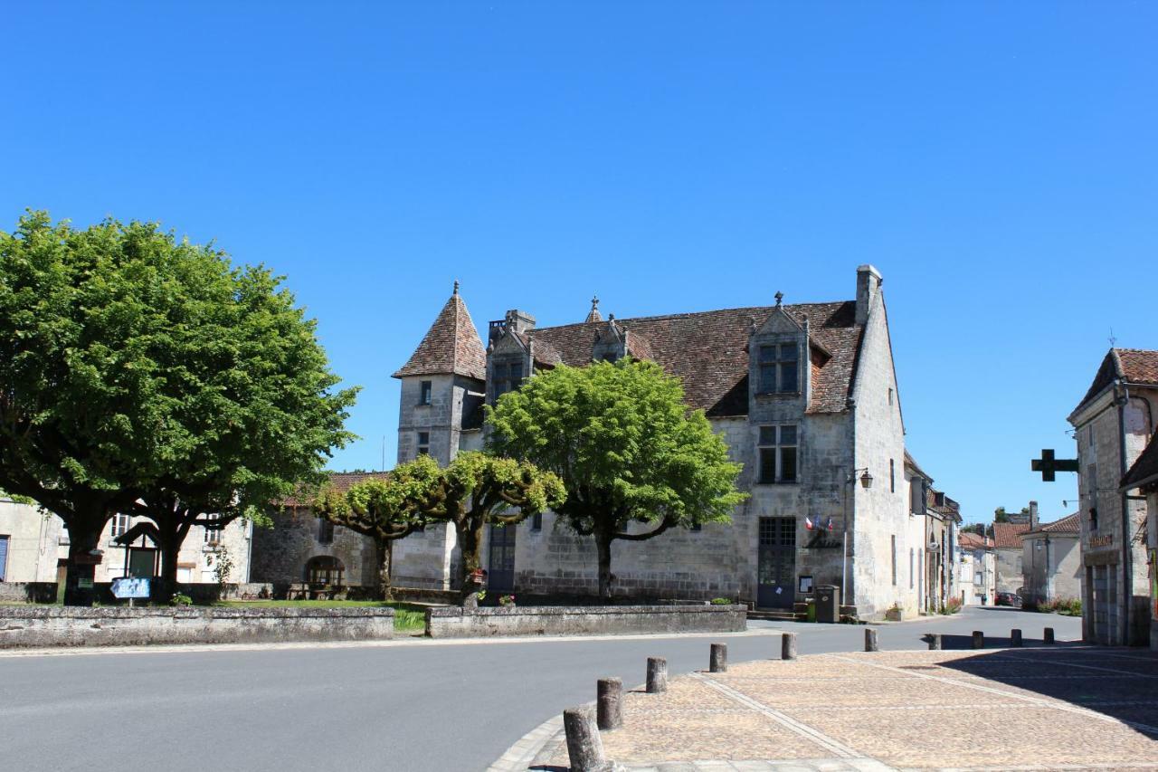 Le Patio Chambres Et Tables D'Hotes La Tour-Blanche Zewnętrze zdjęcie